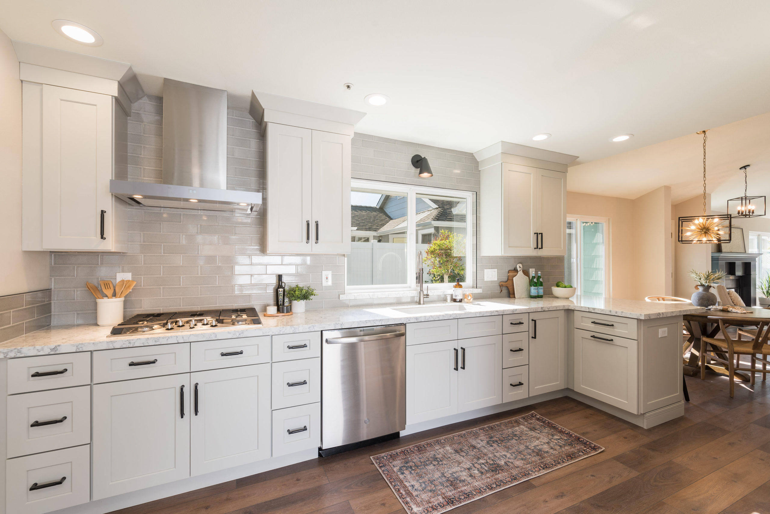 View More: https://marcelalainphotography.pass.us/961-bluebell Minuet - LG Viatera - Honeycomb Home Design - Marcel Alain Photography