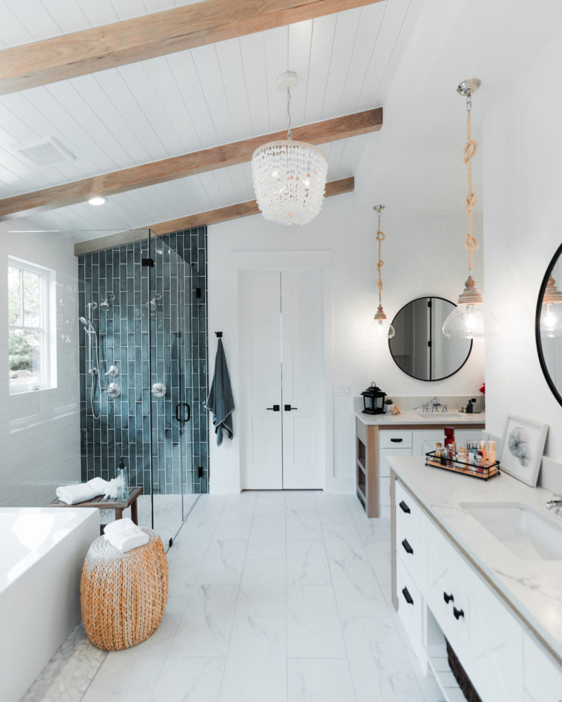 Pacshore Quartz Calacatta Lincoln Sporadic veining flows across the surface, yet provides a cohesive look.