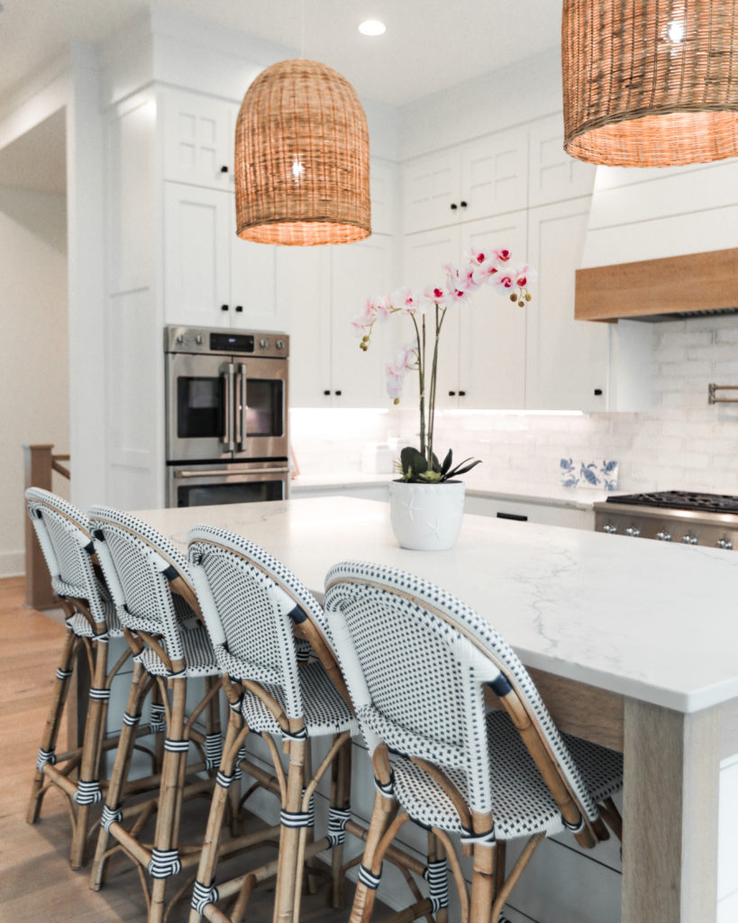 Pacshore Quartz Calacatta Lincoln Sporadic veining flows across the surface, yet provides a cohesive look.