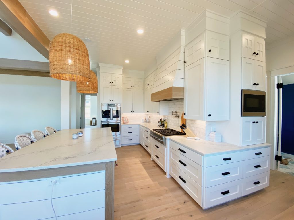 Pacshore Quartz Calacatta Lincoln Sporadic veining flows across the surface, yet provides a cohesive look.